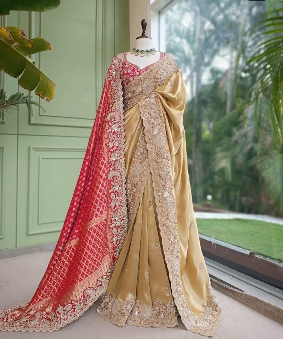 Royal Heavy Golden Saree With Dupatta