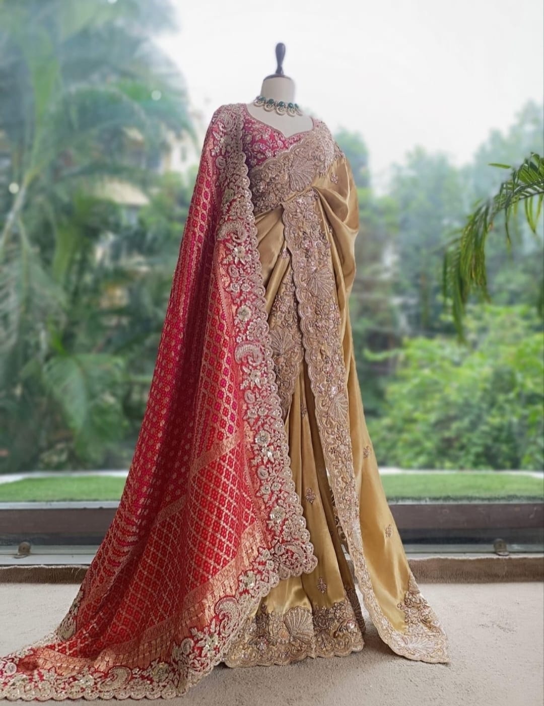 Royal Heavy Golden Saree With Dupatta